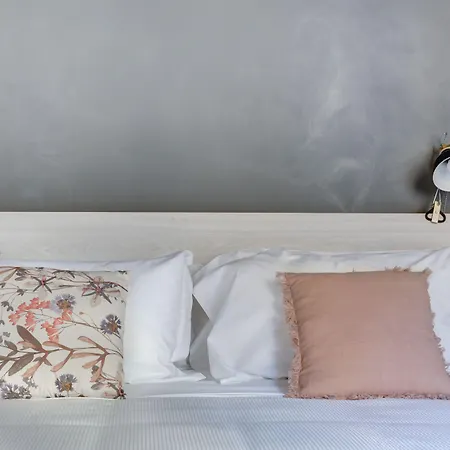 Colosseo Laterano 85 - And *