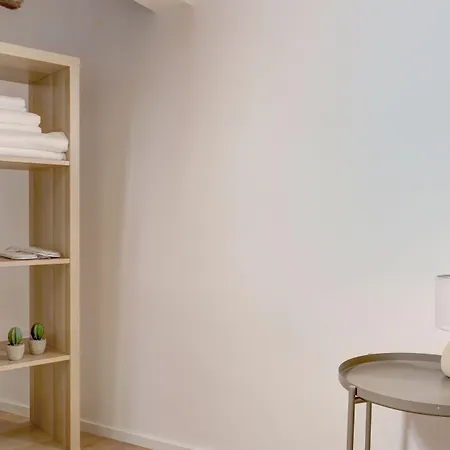 Colosseo Laterano 85 - And Rome