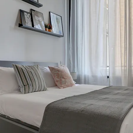 Colosseo Laterano 85 - And * Rome